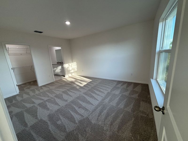 Spacious, unfurnished interior of a new home in Lehigh Acres, Lehigh Acres (Image 12).