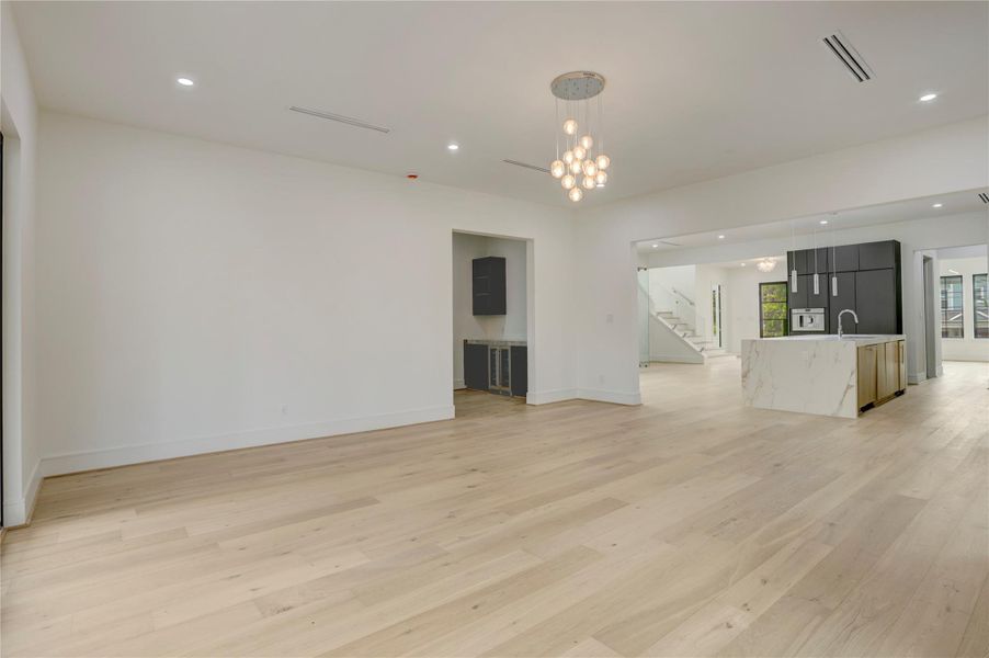 Spacious, unfurnished interior of a new home in , Houston (Image 27).