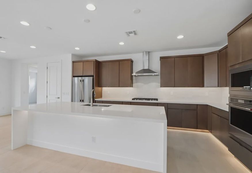 Kitchen - 7 of 15