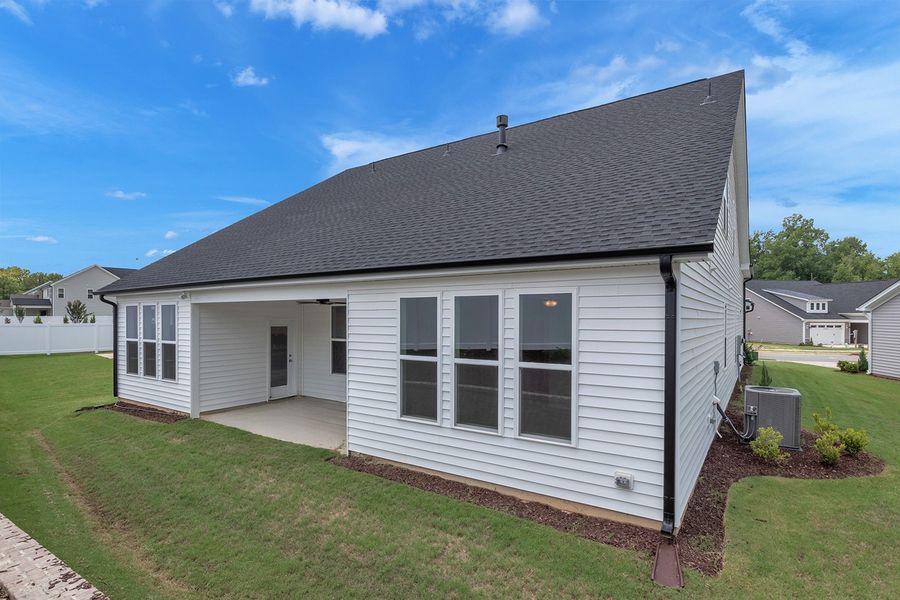 Representative exterior details of a home built from the The Sutton by RobuckHomes in Kennebec Crossing, Angier (Image 24).