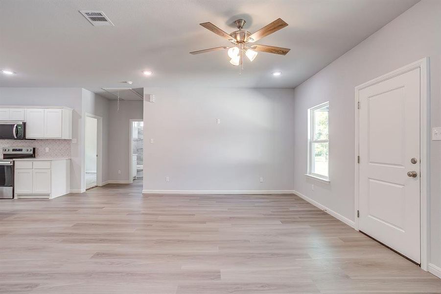 Spacious, unfurnished interior of a new home in , Rio Vista (Image 18).