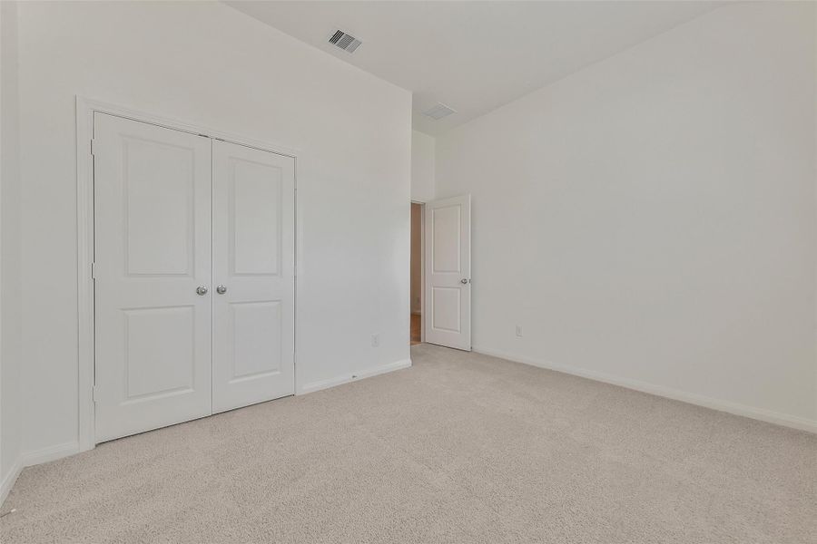 Spacious, unfurnished interior of a new home in King Oaks Village, Baytown (Image 26).