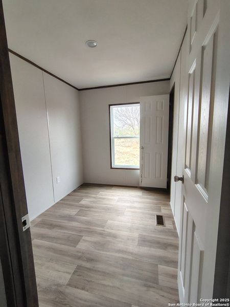 Spacious, unfurnished interior of a new home in , Moore (Image 6).