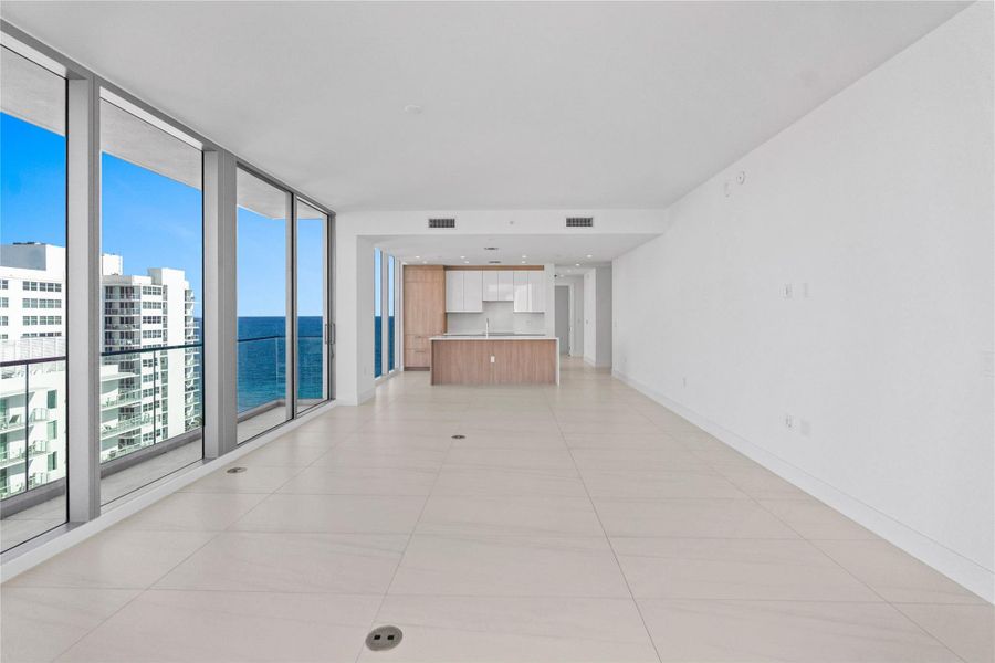 Spacious, unfurnished interior of a new home in , Fort Lauderdale (Image 21).