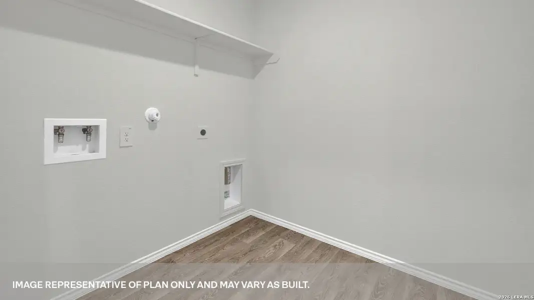 Spacious, unfurnished interior of a new home in , Seguin (Image 15).