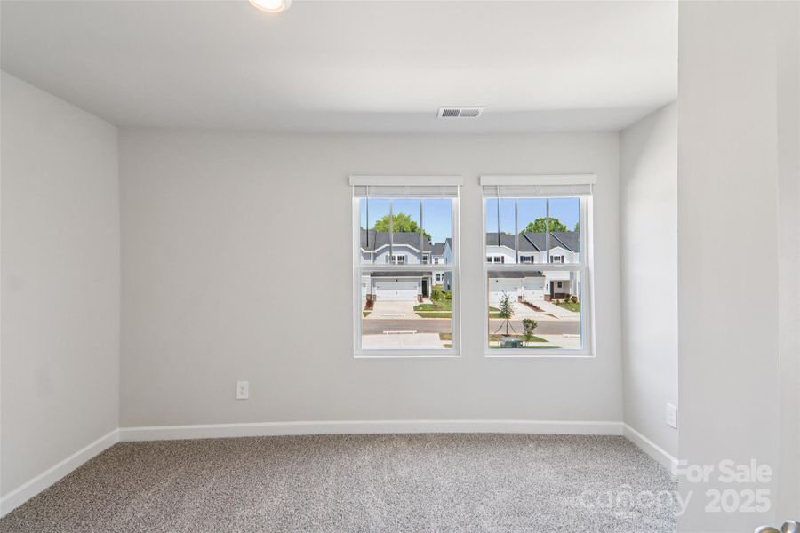 Spacious, unfurnished interior of a new home in Galloway Ridge, Charlotte (Image 8).