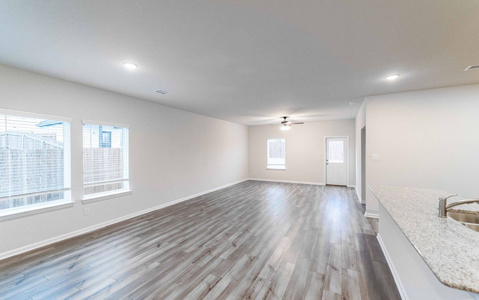Spacious, unfurnished interior of a new home in The Grove, Sherman (Image 9).