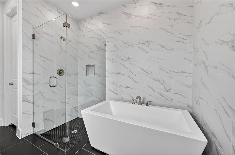 Furnished interior view inside a new home in Goodland, Venus (Image 8).