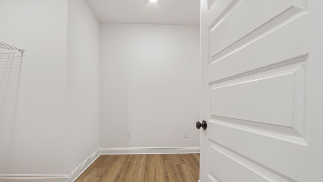 Spacious, unfurnished interior of a new home in Owl's Head Farms, Freeport (Image 37).