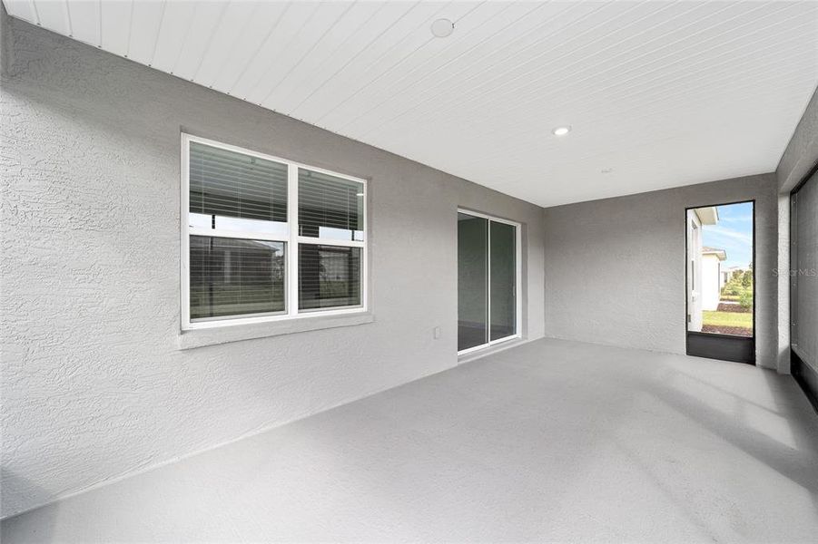 Spacious, unfurnished interior of a new home in , Ocala (Image 37).