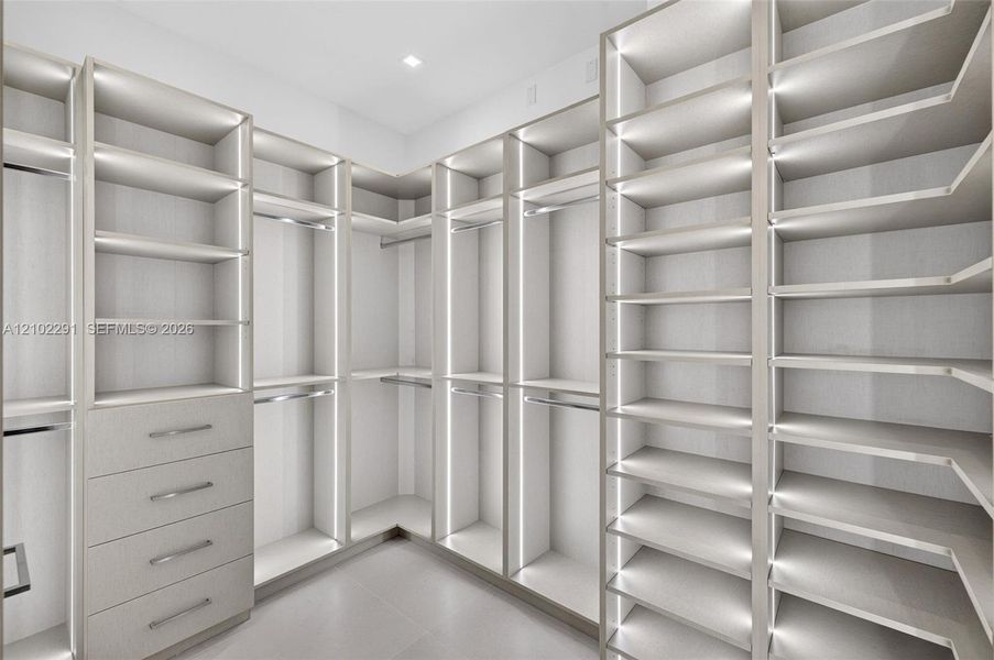 Spacious, unfurnished interior of a new home in , Fort Lauderdale (Image 45). Spacious, unfurnished interior of a new home in , Fort Lauderdale (Image 45).