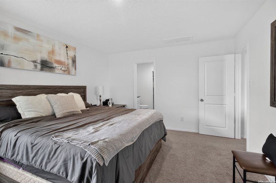 Furnished interior view inside a new home in Silos: Cottage, San Antonio (Image 19).