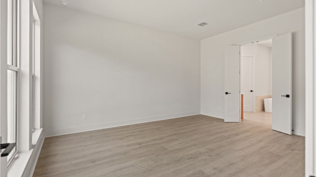 Spacious, unfurnished interior of a new home in Turnleaf, Punta Gorda (Image 15).