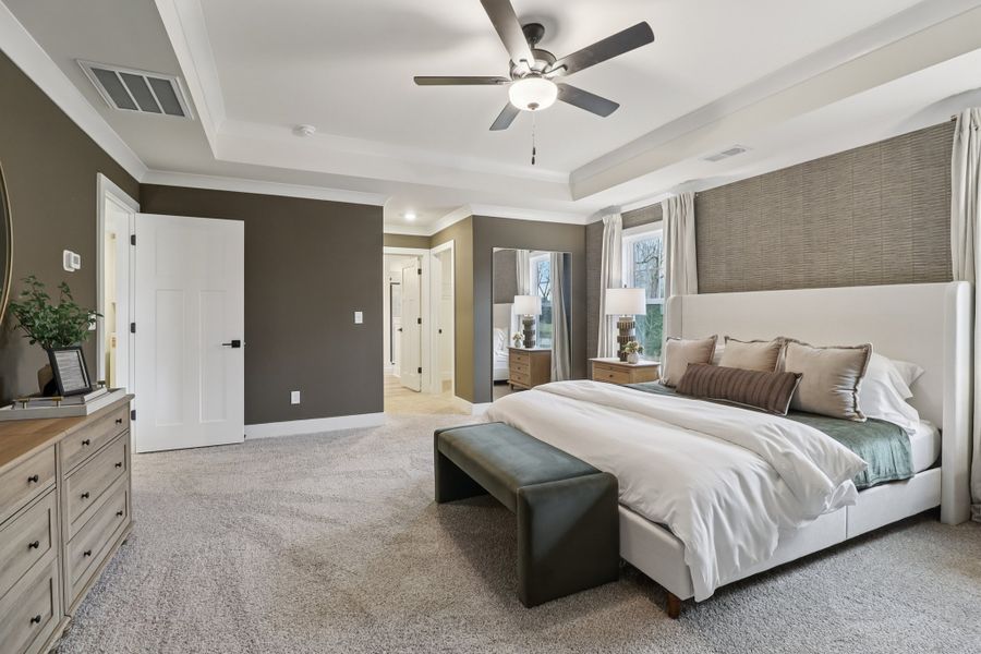 Representative furnished interior of a home built from the Bradley II by Great Southern Homes in Sedona, Greenville (Image 102).