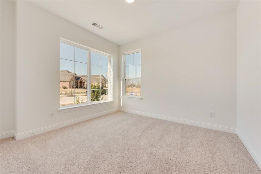 Spacious, unfurnished interior of a new home in Prairie Ridge, Midlothian (Image 21).