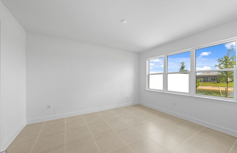 Spacious, unfurnished interior of a new home in TerraWalk at Babcock Ranch, Alva (Image 10).