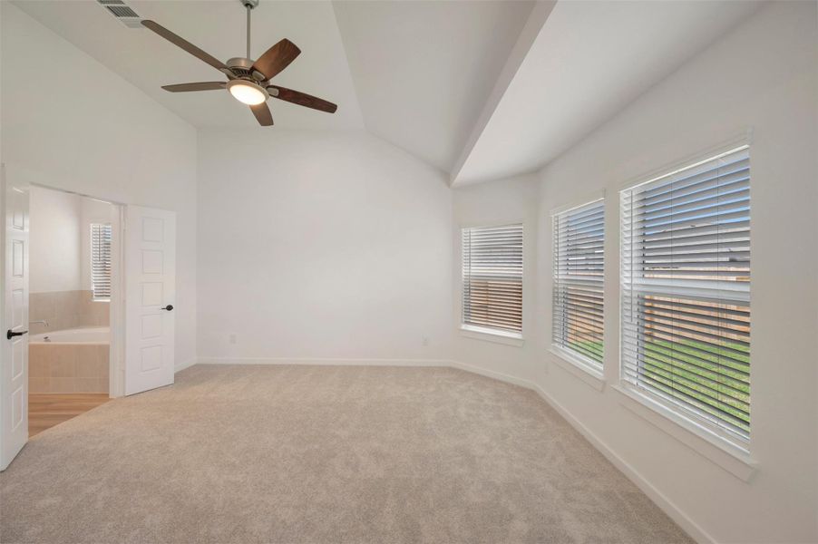 Spacious, unfurnished interior of a new home in Miller's Pond, Rosenberg (Image 25). Spacious, unfurnished interior of a new home in Miller's Pond, Rosenberg (Image 25).