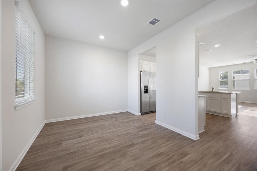 Spacious, unfurnished interior of a new home in Avery Centre, Round Rock (Image 20).