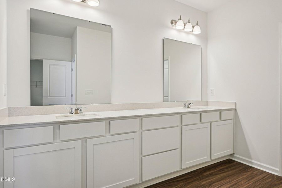 32-web-or-mls-W Crescent Mills Blvd-S311