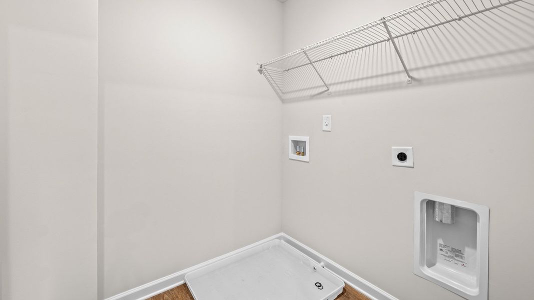 Spacious, unfurnished interior of a new home in Echo Glen, Stockbridge (Image 22).