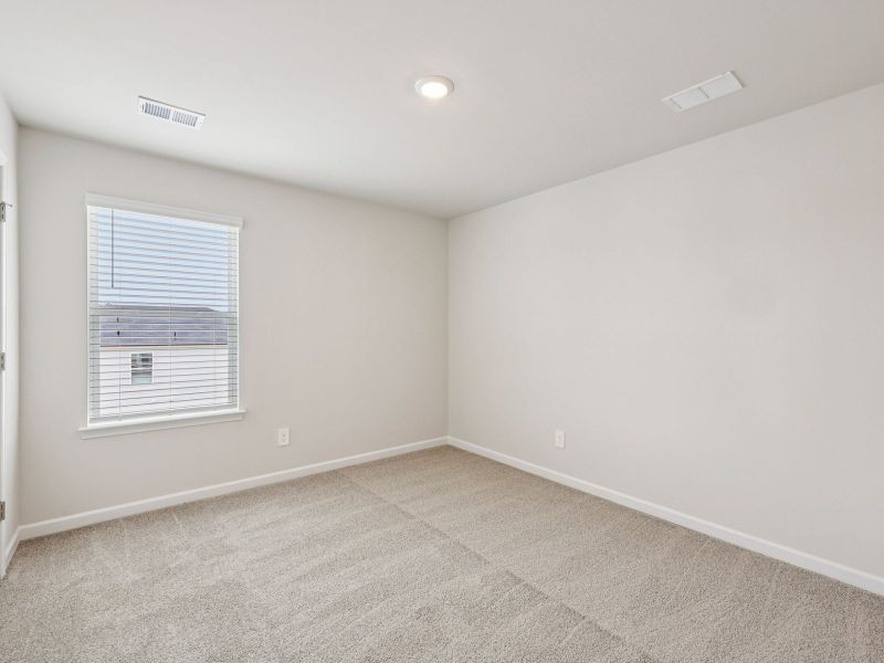 Spacious, unfurnished interior of a new home in Hawthorne Station, Atlanta (Image 17).