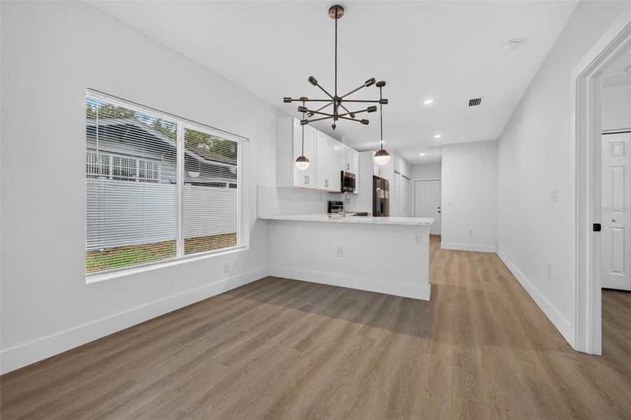 Spacious, unfurnished interior of a new home in , Tampa (Image 11).