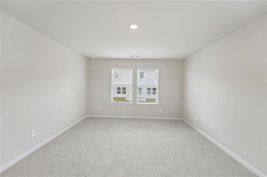 Spacious, unfurnished interior of a new home in Northwoods at Mirror Lake, Villa Rica (Image 46).