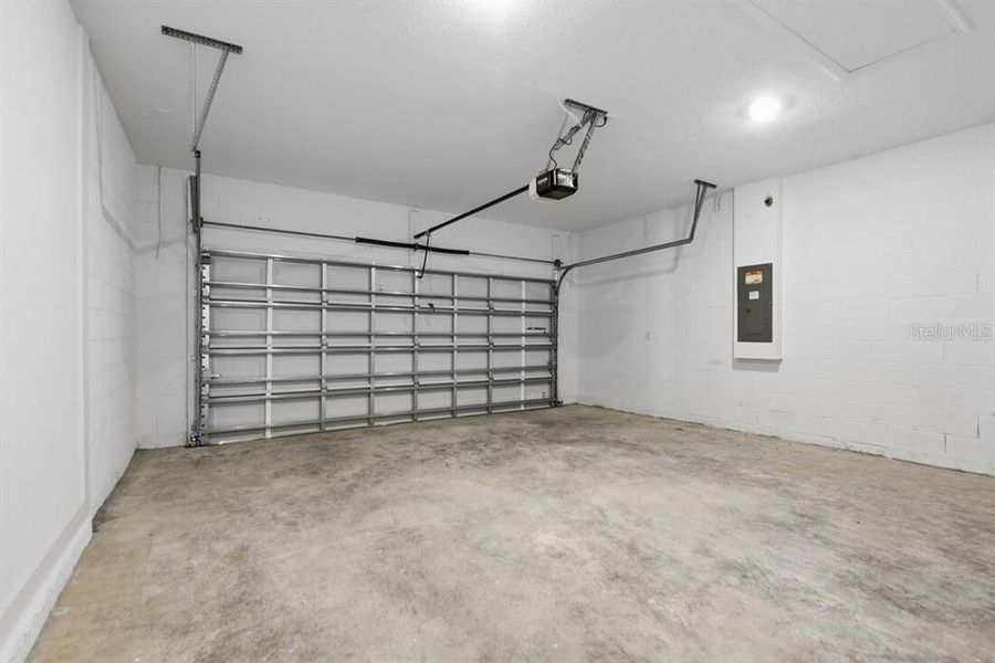 Spacious, unfurnished interior of a new home in Ardisia Park, New Smyrna Beach (Image 27). Spacious, unfurnished interior of a new home in Ardisia Park, New Smyrna Beach (Image 27).