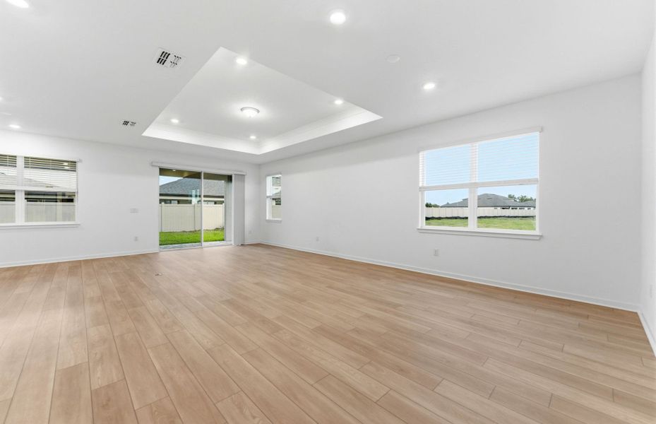 Spacious, unfurnished interior of a new home in Vida's Way, Wesley Chapel (Image 17).