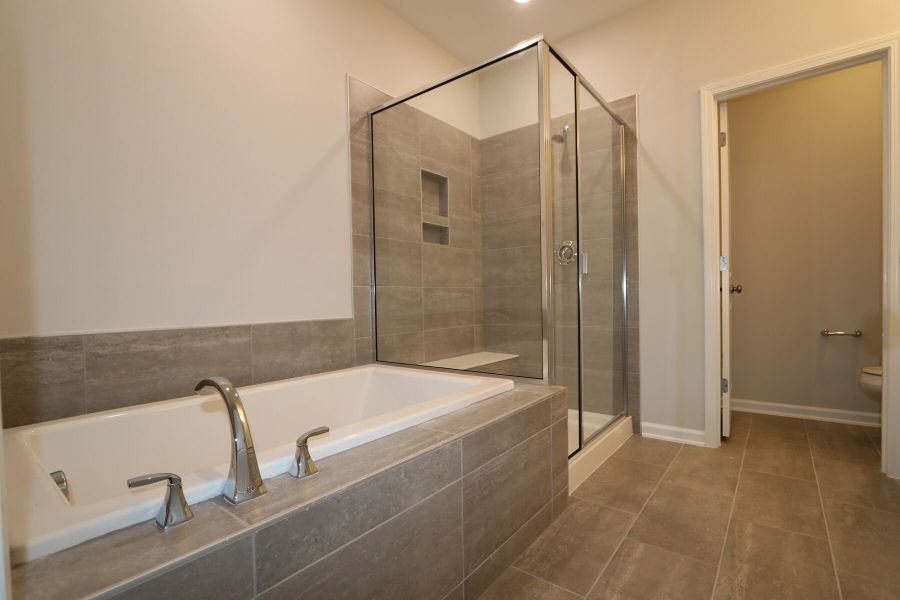 Owner's Bathroom Owner's Bathroom