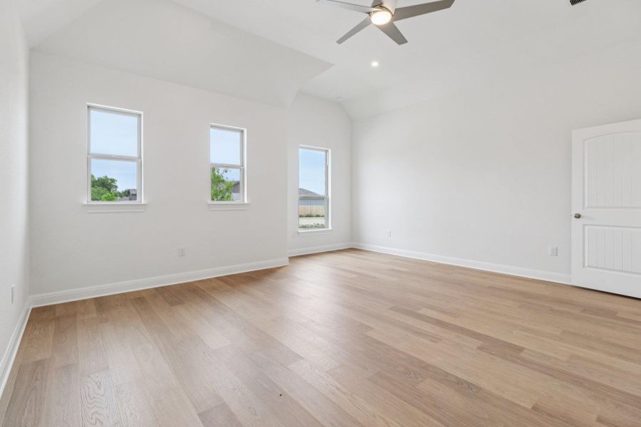 Spacious, unfurnished interior of a new home in Sage Hollow, Kyle (Image 22).