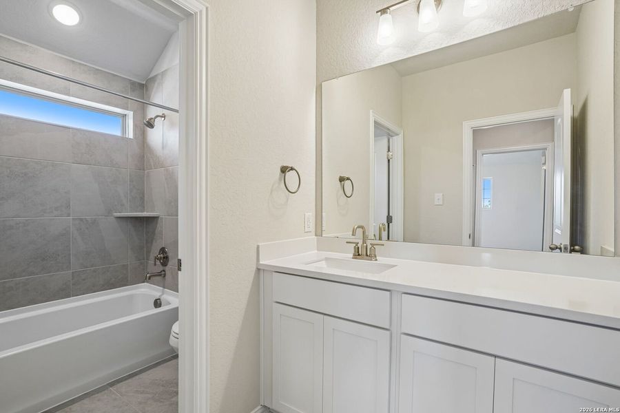 Furnished interior view inside a new home in Meyer Ranch - Enclave, New Braunfels (Image 8).