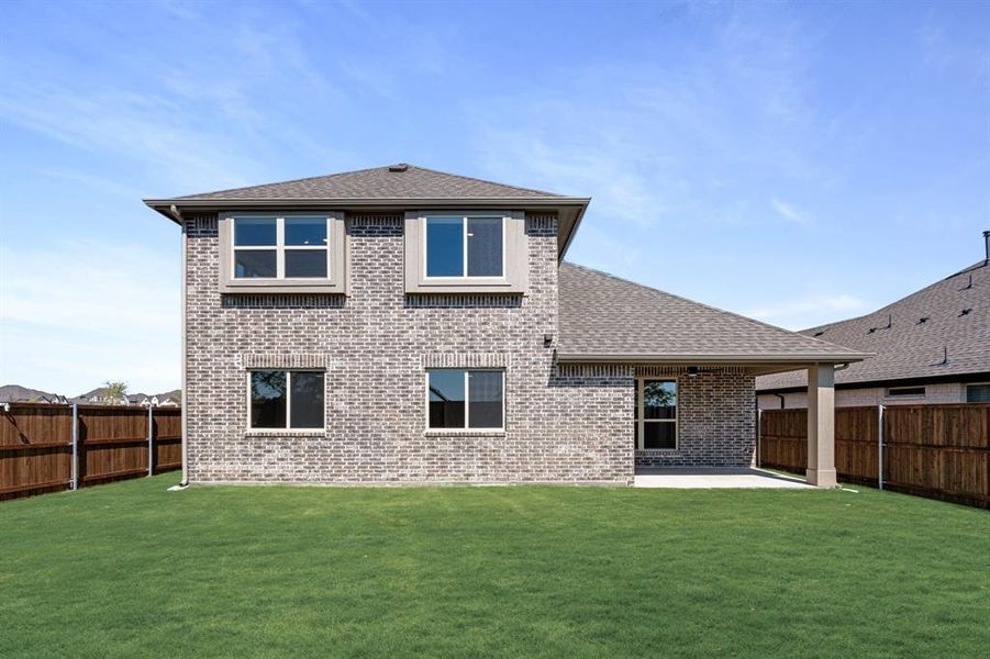 Exterior details and patio area of a home in Stone River Glen 50s, Royse City (Image 23). Exterior details and patio area of a home in Stone River Glen 50s, Royse City (Image 23).