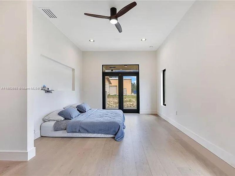 Image 11 of a home in . Image 11 of a home in .