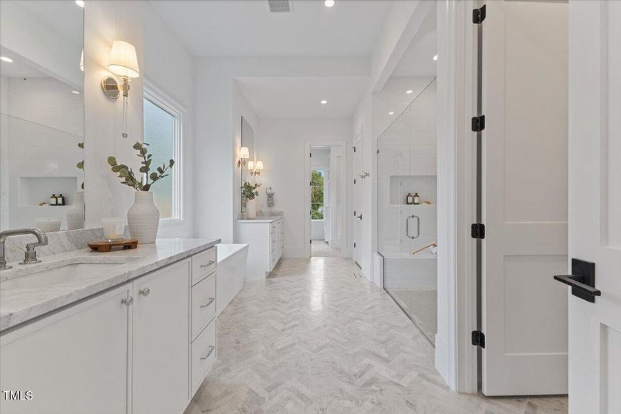 038-6844 Greystone Dr