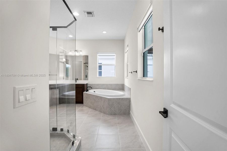 Furnished interior view inside a new home in , Westlake (Image 34).