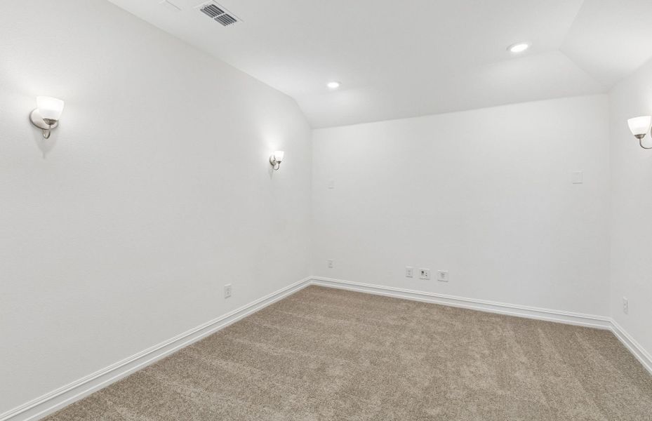 Spacious, unfurnished interior of a new home in Whitewing Trails, Princeton (Image 23).