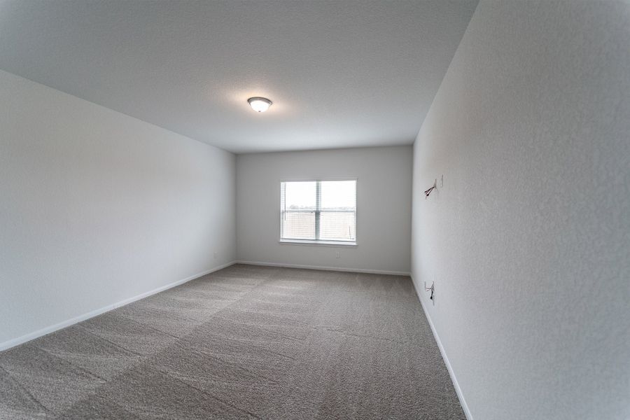 Spacious, unfurnished interior of a new home in Mesa Vista, San Antonio (Image 17).