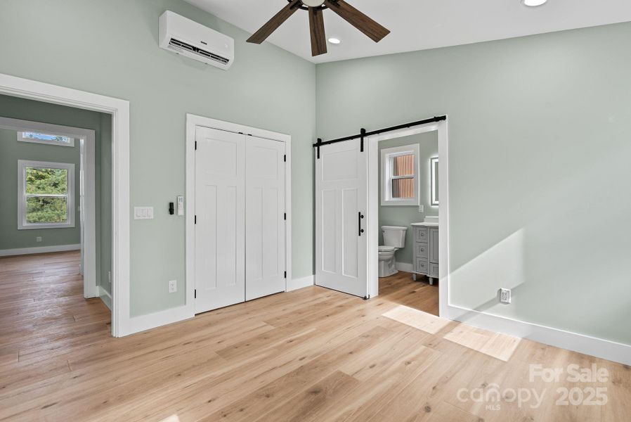 Spacious, unfurnished interior of a new home in , Old Fort (Image 18).