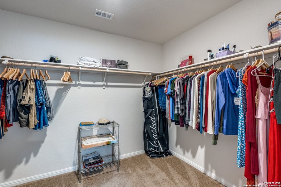Furnished interior view inside a new home in Heather Glen, New Braunfels (Image 13). Furnished interior view inside a new home in Heather Glen, New Braunfels (Image 13).
