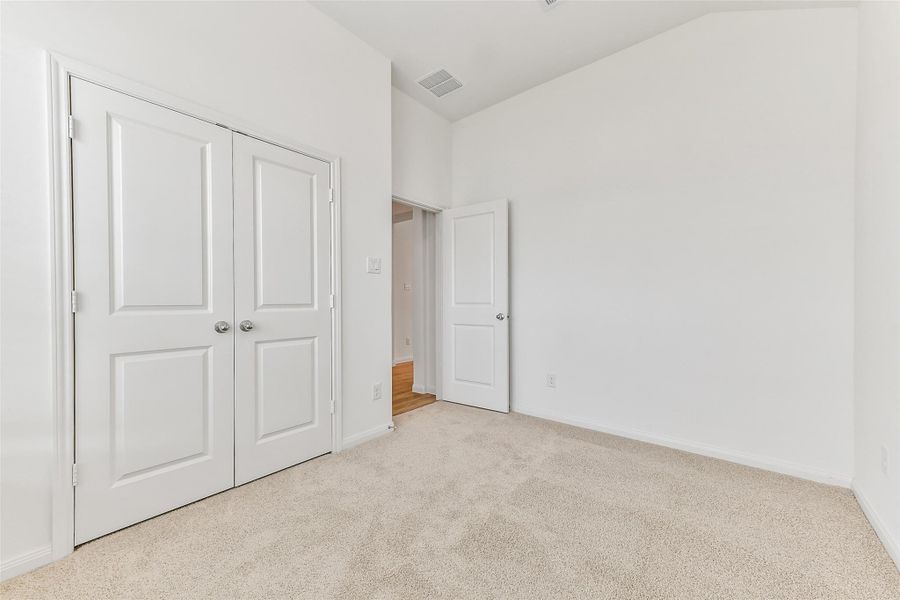 Spacious, unfurnished interior of a new home in King Oaks Village, Baytown (Image 25).