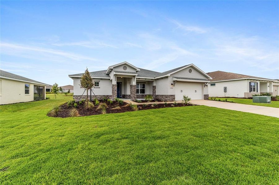 Exterior details and patio area of a home in , Ocala (Image 24).