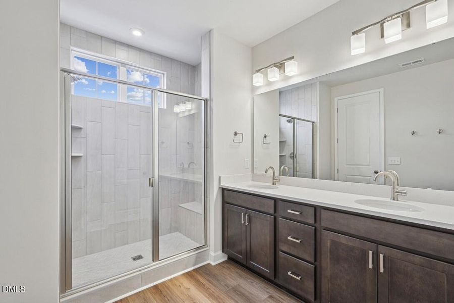 Mews at Holding Village 23_Primary Bathr