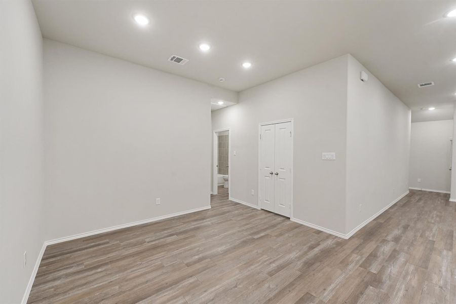 Spacious, unfurnished interior of a new home in , Lufkin (Image 24). Spacious, unfurnished interior of a new home in , Lufkin (Image 24).