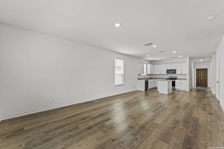 Spacious, unfurnished interior of a new home in Dove Song, Marion (Image 34).