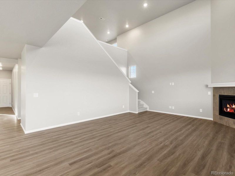 Spacious, unfurnished interior of a new home in , Commerce City (Image 28).