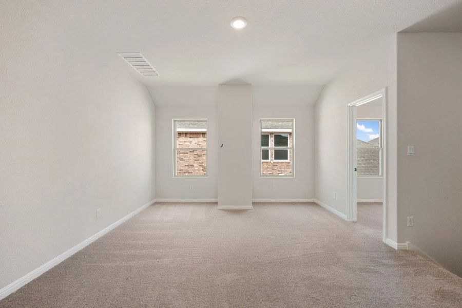 Spacious, unfurnished interior of a new home in Berry Creek Highlands, Georgetown (Image 42).