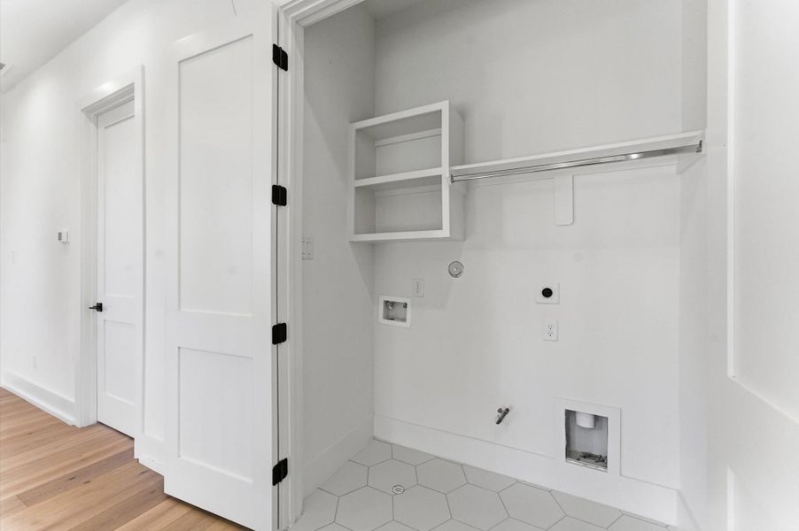 *Previous project by TOMO Homes, selections and floor plans may vary.*