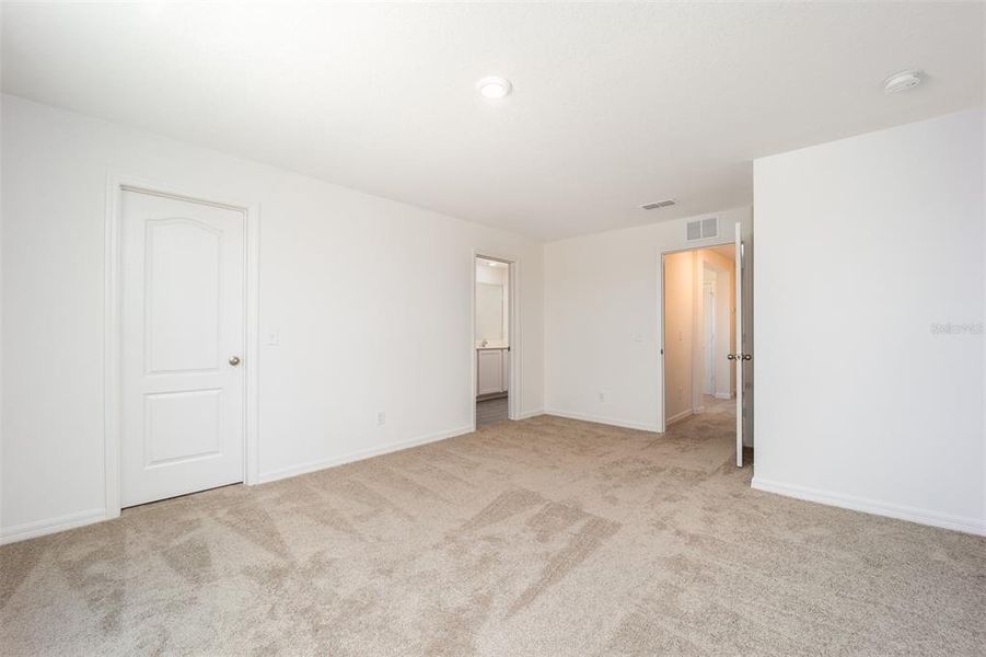 Spacious, unfurnished interior of a new home in Sol Vista, Dundee (Image 12). Spacious, unfurnished interior of a new home in Sol Vista, Dundee (Image 12).