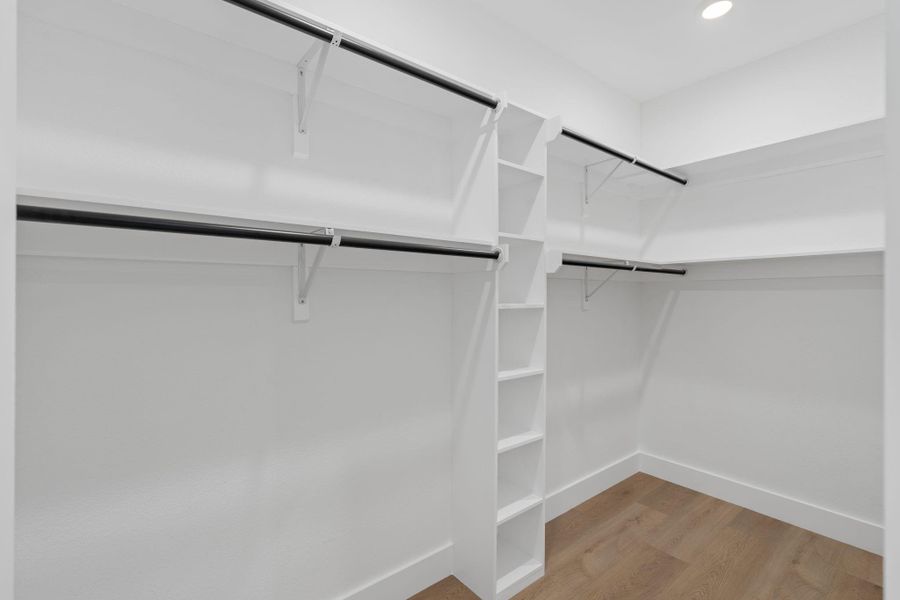 Spacious, unfurnished interior of a new home in , Baytown (Image 15).